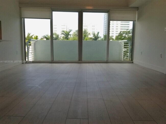6580 Indian Creek Dr Unit 201