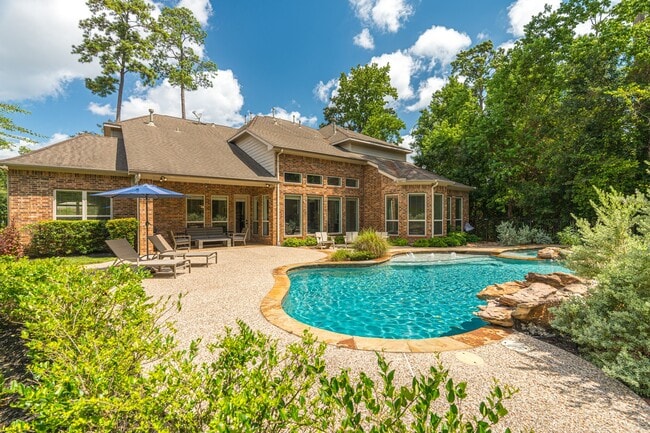 Building Photo - 110 S Veilwood Cir