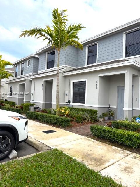 Photo - 470 NE 12th St