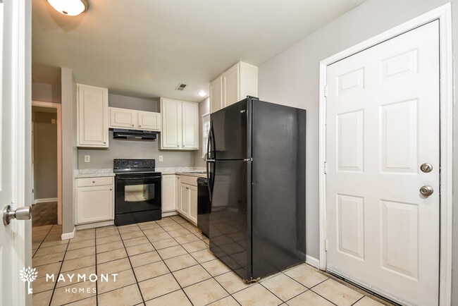 Photo - 1 Pyracantha Ct