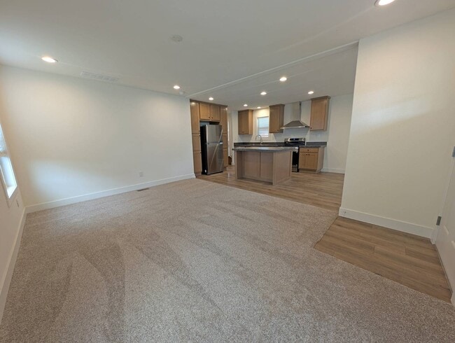 Photo - 400 Sulphur Bank Dr