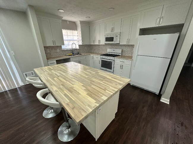 Photo - 1234 Decatur