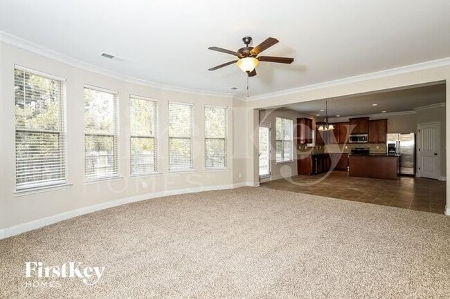 Photo - 7686 Outcrop Pass