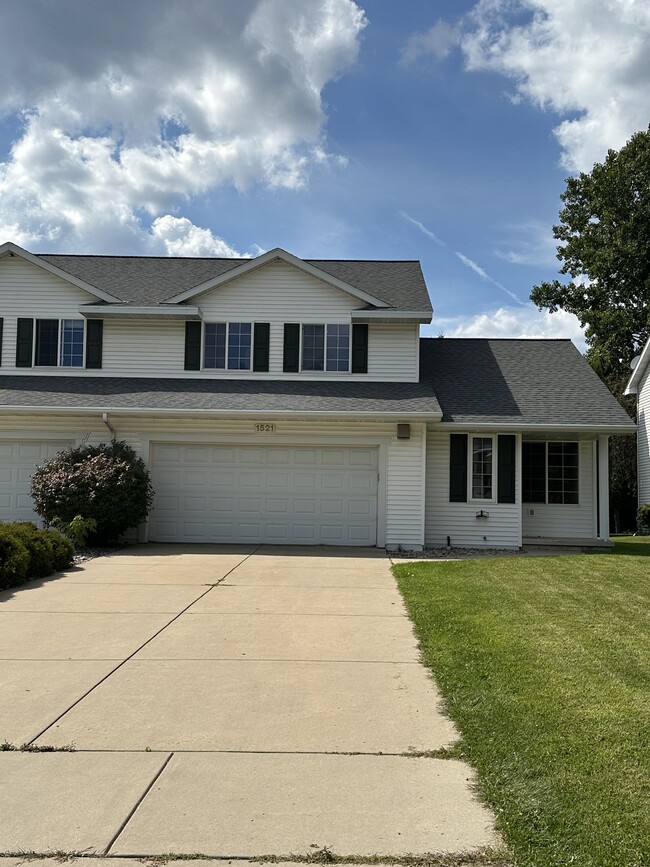 Building Photo - 1521 Redstone Trl Rental