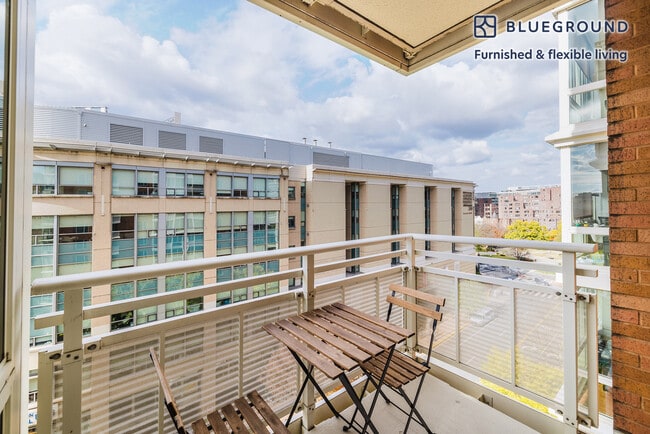 Photo - 2221 I St NW Unidad FL8-ID986