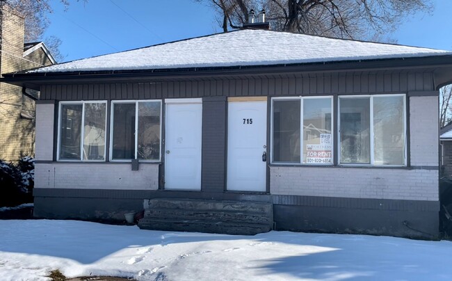 Historic 3 Bedroom Home - Historic 3 Bedroom Home