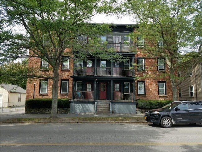 Building Photo - 3 Bayview Ave Unit 5 Rental
