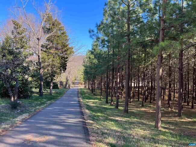 Photo - 3123 Scottsville Rd