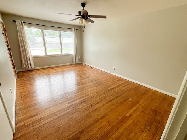 Photo - 702 N 13th St