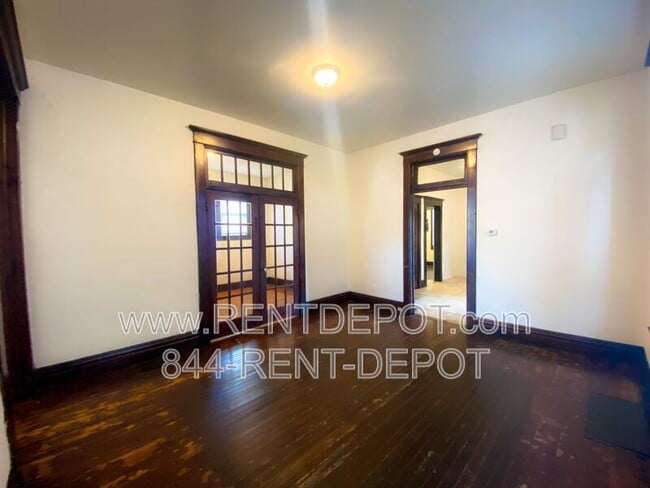 Photo - 308 E Iowa St
