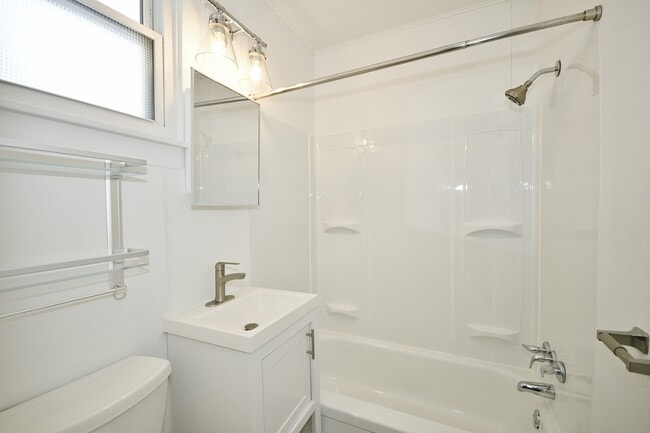 Photo - 2611 Voelkel Ave Unit 1