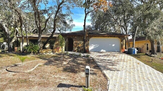 Building Photo - 8748 Forest Lake Dr Rental