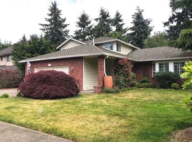 Photo - Open, bright and roomy with private backyard