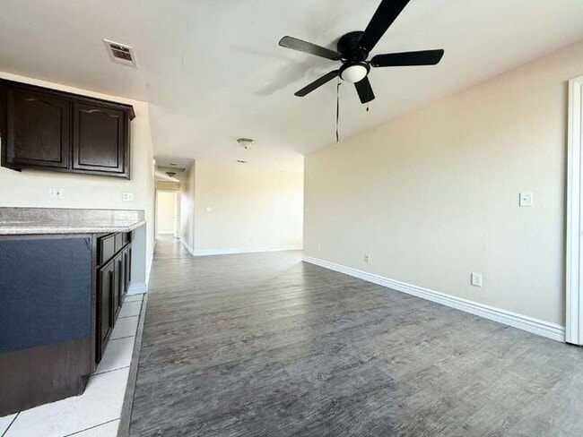 Photo - 846 W 55th St