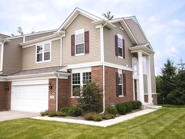Building Photo - 10S410 Carrington Cir Rental