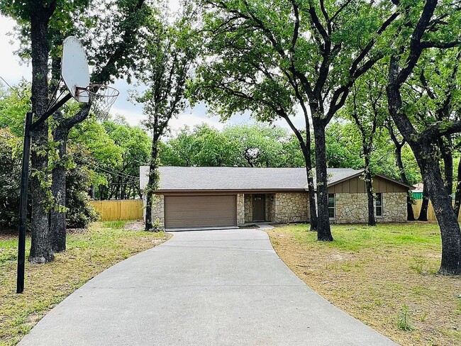 2605 W Highland Dr