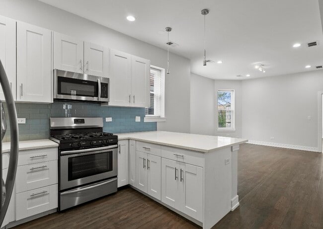 Building Photo - 1321 S Lawndale Ave Unit #1