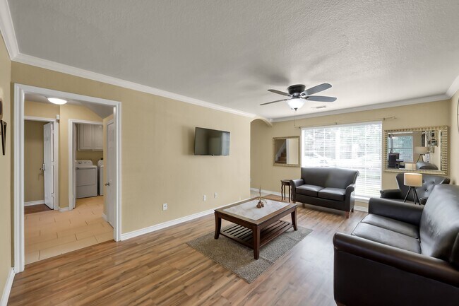 Photo - 125 Pine St