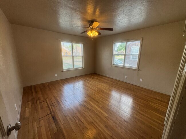 Photo - 1012 S Ellison Ave