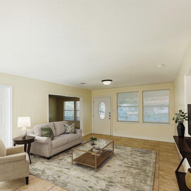 Photo - 6729 Lodge St