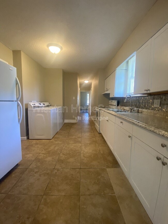 Building Photo - 617 W Calhoun St Unit A