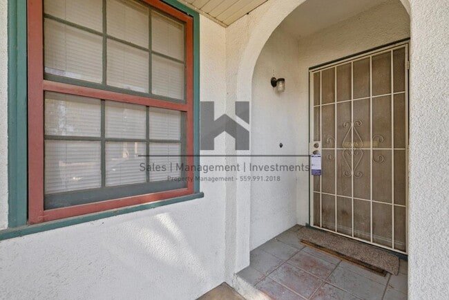 Photo - 232 E San Joaquin Ave