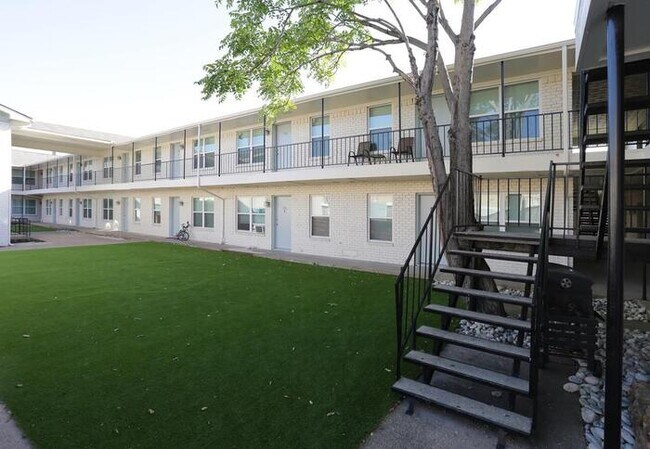 Photo - 3215 Crestview Dr Unidad c1