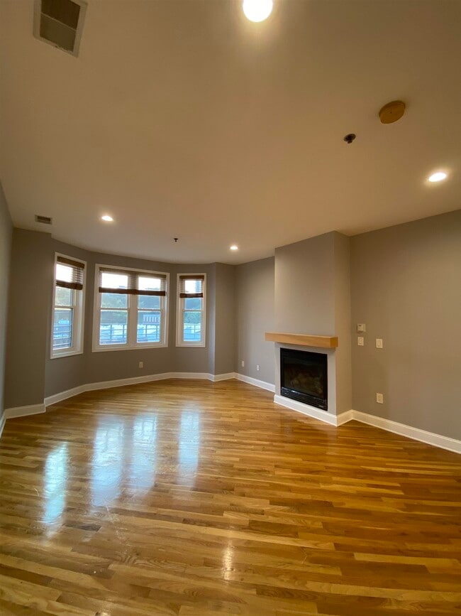 Photo - 915 Madison St Unit 6C
