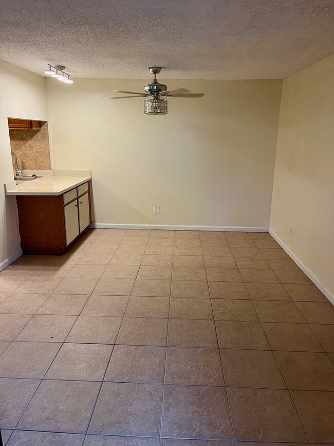 Photo - 6519 W Newberry Rd