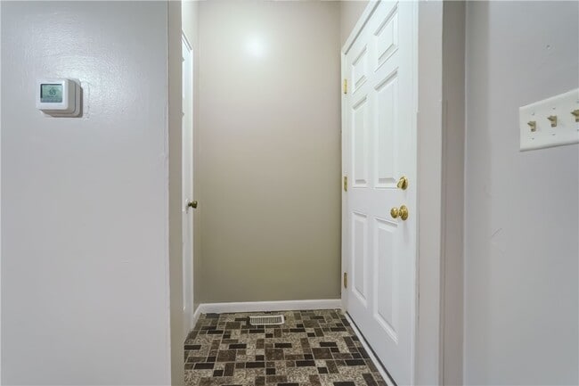 Photo - 4539 Dewey Ave