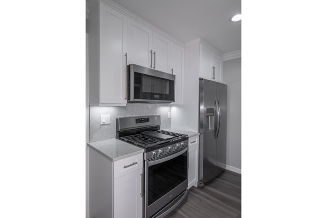 Stainless Appliances - Fairfield Townhouses At Holbrook