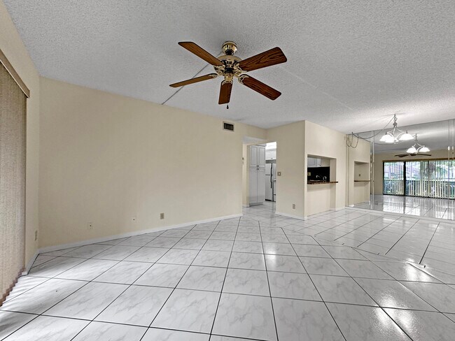 Photo - 708 Sunny Pine Way Unit A1