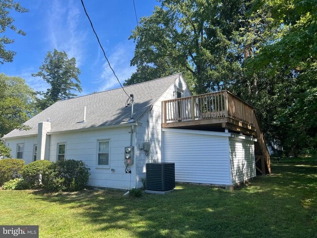 311 Columbia Blvd
