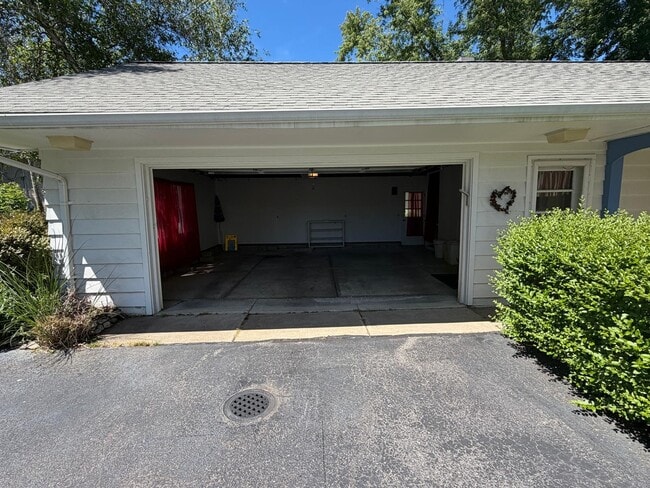 Photo - 7103 Reynolds Rd