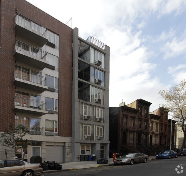 Photo - 424 Lafayette Ave Apartments