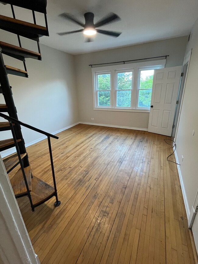 Photo - 3246 N Ravenswood Ave Unit 2