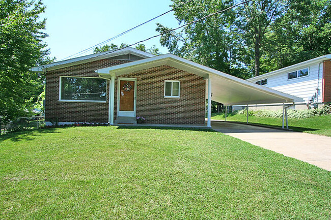 3 Bedroom House Close to Campus - 3 Bedroom House Close to Campus