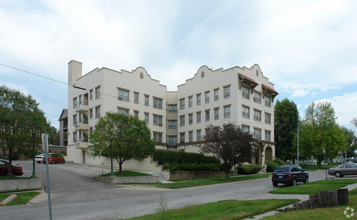 Alhambra - Alhambra Apartments