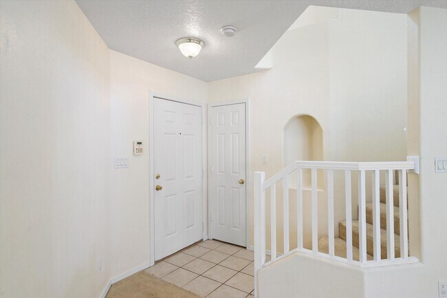 Photo - 3 Bed / 2.5 Bath | 2 Car Garage | NW Albuq...