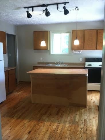 Photo - 42 1/2 Alexander St Unit 1