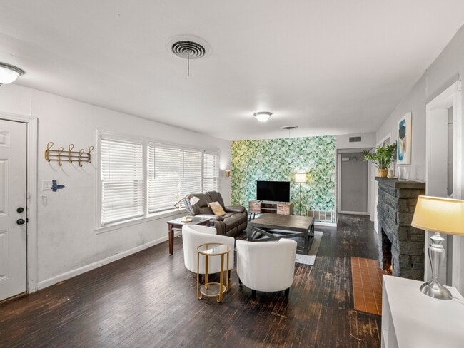 Photo - 6208 Walnut Hills Dr