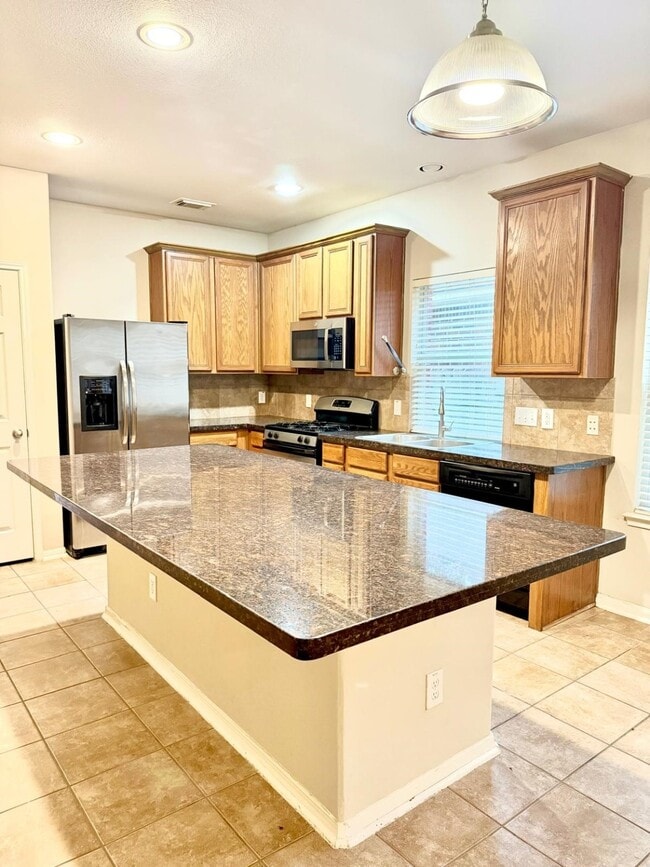 Photo - 107 W Spindle Tree Cir