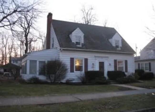 Photo - 125 Park Ave