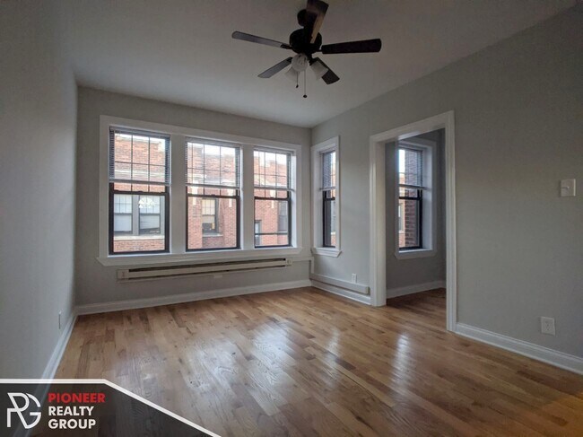 Photo - 4409 N Wolcott Ave Apartments