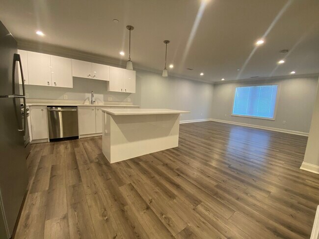 Photo - 918 Providence Hwy Unit 216