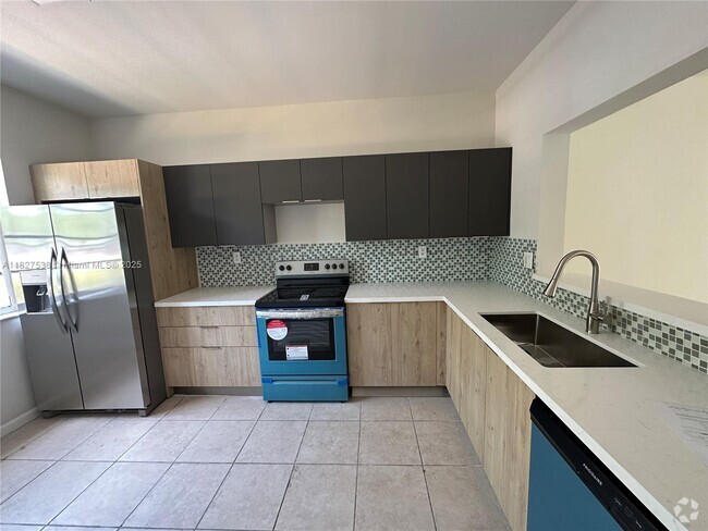 Building Photo - 11810 NE 19th Dr Rental
