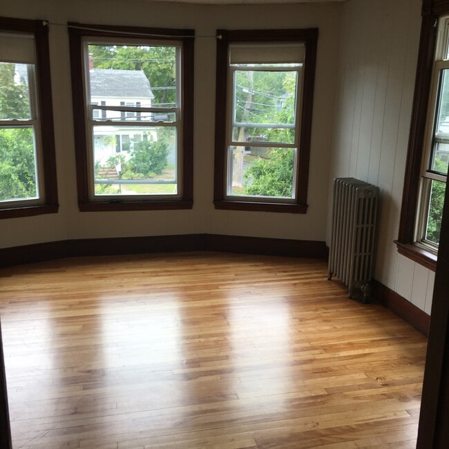 Building Photo - 194 Falmouth St Unit #1