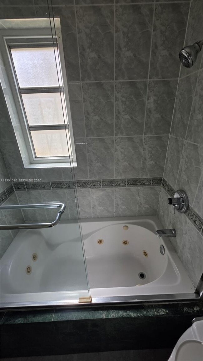 Photo - 2114 Biarritz Dr Unit 2