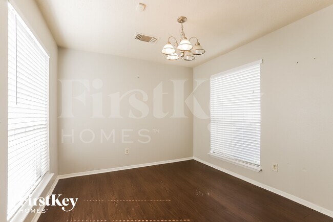 Photo - 17522 Davenway Dr