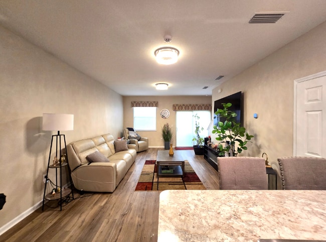 Photo - 7804 Merchants Way